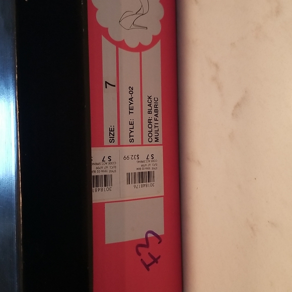 Shoes - Picture 5 of 5